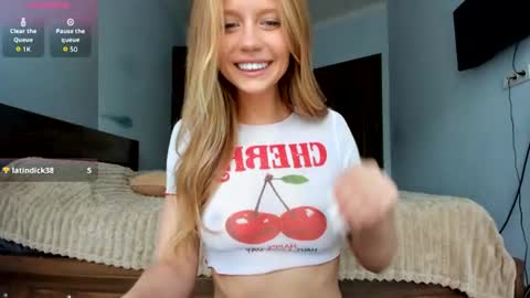 Snapshot of amazing_roxana chatting on 16, 7, 2026 Roxy online show from 16, 7, 2026