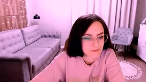 Snapshot of amazingeyes89 chatting on 17, 12, 2025 Izza online show from 17, 12, 2025