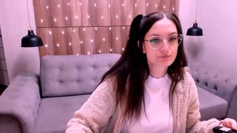 Snapshot of amazingeyes89 chatting on 3, 2, 2026 Izza online show from 3, 2, 2026