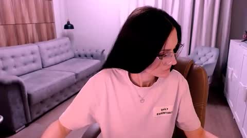 Snapshot of amazingeyes89 chatting on 25, 3, 2026 Izza online show from 25, 3, 2026