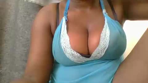 Snapshot of ambar_jasiri chatting on 8, 1, 2025 Mia online show from 8, 1, 2025