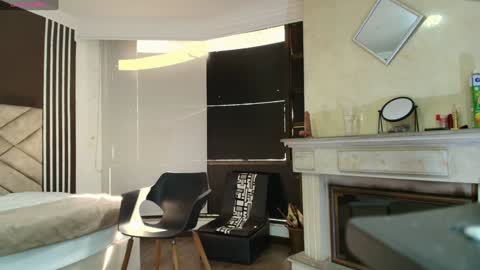 Ambar Ross online show from 23, 1, 2025