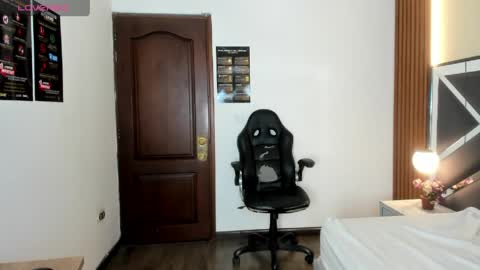 Ambar Ross online show from 13, 4, 2026