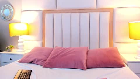 AmbarSantany  online show from 5, 12, 2025