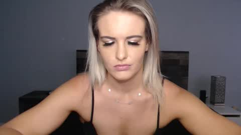 Snapshot of amber__xoxo chatting on 12, 5, 2026 Amber online show from 12, 5, 2026