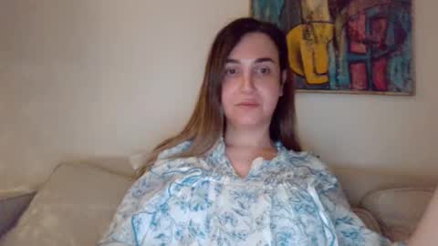 Snapshot of amber_bee chatting on 23, 10, 2025 Elena online show from 23, 10, 2025