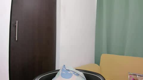 Snapshot of amber_lee20 chatting on 17, 12, 2024 LUISA online show from 17, 12, 2024