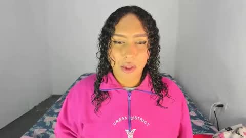 Snapshot of amber_lee20 chatting on 23, 10, 2025 LUISA online show from 23, 10, 2025