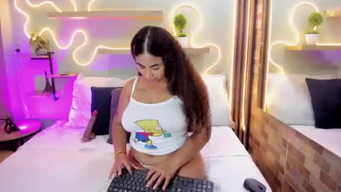 A M B E R  online show from 9, 6, 2026