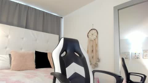 Snapshot of amber_novoa chatting on 8, 2, 2026 Amber Novoa online show from 8, 2, 2026