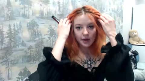 amber_tease_ online show from 16, 9, 2025