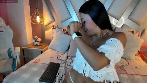 Snapshot of amber_villalobos chatting on 7, 3, 2025 Tell me Amber online show from 7, 3, 2025