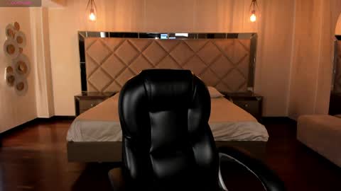  Amber   online show from 5, 4, 2026