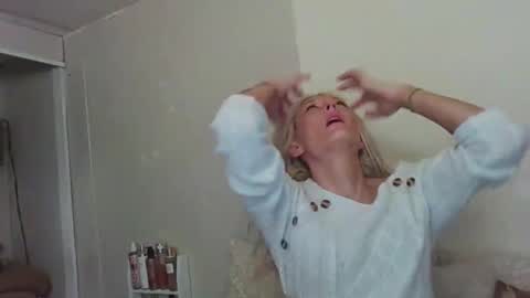 Kaligirll online show from 9, 11, 2025