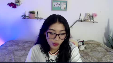 Amber Jeong online show from 8, 1, 2025