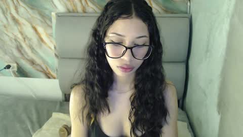 Amber Jeong online show from 25, 9, 2025