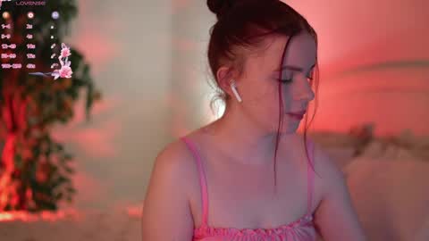 Snapshot of ambershoney chatting on 8, 5, 2026 Amber online show from 8, 5, 2026