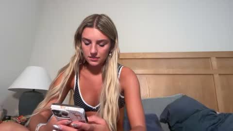 Snapshot of ambiebambiii chatting on 2, 7, 2026 ambie bambi amber griz online show from 2, 7, 2026