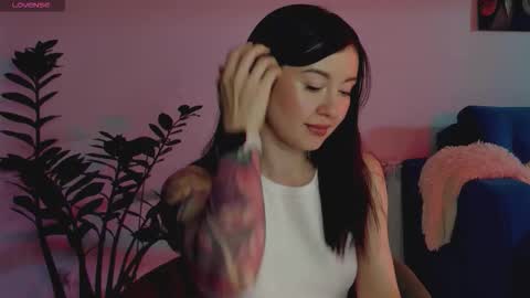 Snapshot of ambientmoon chatting on 3, 10, 2025 Moon inst 4mbientmoon online show from 3, 10, 2025