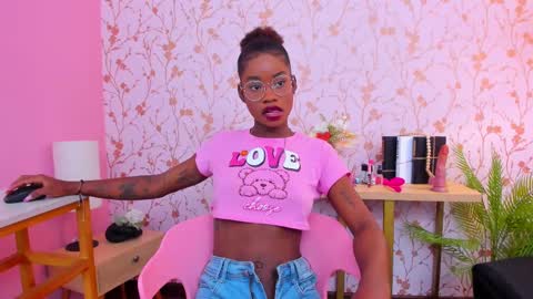 Amelia Adams online show from 5, 3, 2025