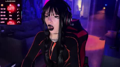 Amelia Aley  online show from 2, 11, 2025