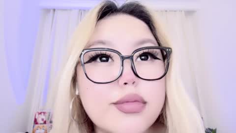 Snapshot of amelia_sunlight chatting on 8, 3, 2025 Amelia online show from 8, 3, 2025