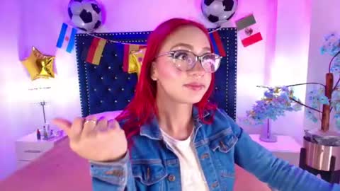Snapshot of amelie_adamsx chatting on 15, 6, 2026 Amelie online show from 15, 6, 2026