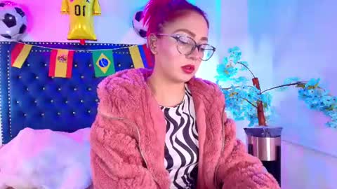 Snapshot of amelie_adamsx chatting on 13, 7, 2026 Amelie online show from 13, 7, 2026