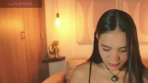 Snapshot of amelie_gonzalez chatting on 23, 4, 2026 online show from 23, 4, 2026