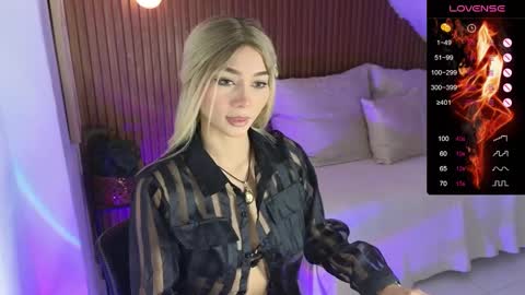 Snapshot of amelieaxie chatting on 13, 1, 2025 Isabella online show from 13, 1, 2025