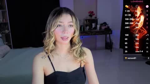 Snapshot of amelieaxie chatting on 25, 9, 2025 Isabella online show from 25, 9, 2025