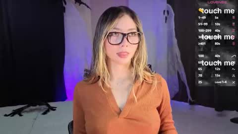 Snapshot of amelieaxie chatting on 1, 11, 2025 Isabella online show from 1, 11, 2025