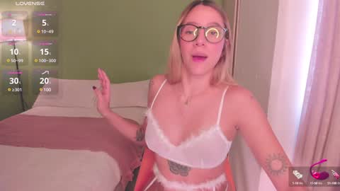 Amelie Graham online show from 24, 1, 2025