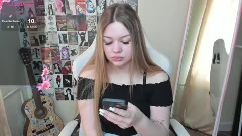 Amelie online show from 13, 5, 2026