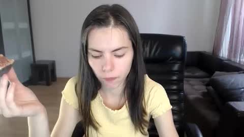 Snapshot of ameliereve chatting on 12, 9, 2025 Amelie online show from 12, 9, 2025