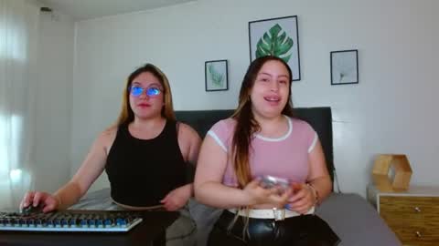 Snapshot of amelierose1 chatting on 26, 6, 2026 Amelie online show from 26, 6, 2026