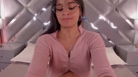 Snapshot of amelli_colette chatting on 21, 9, 2025 amelli_colette online show from 21, 9, 2025