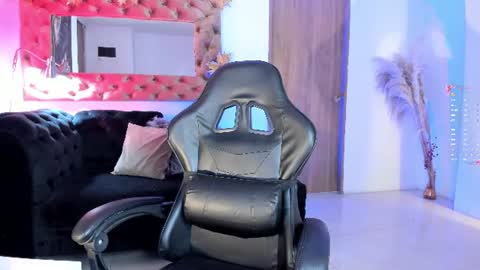 Snapshot of amelyamann chatting on 23, 6, 2026 online show from 23, 6, 2026