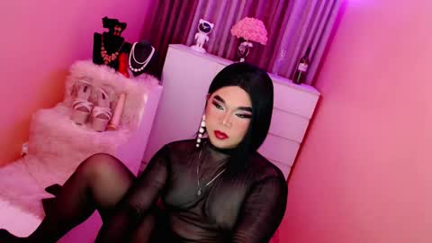 Snapshot of amiadoll chatting on 16, 1, 2025 Queen Mireska online show from 16, 1, 2025