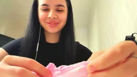 Snapshot of amieestuber chatting on 1, 8, 2026 Nona online show from 1, 8, 2026