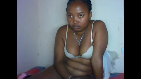 Snapshot of amielle_01 chatting on 13, 4, 2026 amielle_01 online show from 13, 4, 2026