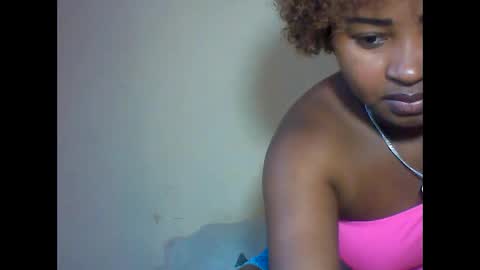 Snapshot of amielle_01 chatting on 17, 4, 2026 amielle_01 online show from 17, 4, 2026