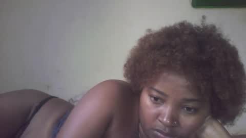 Snapshot of amielle_01 chatting on 20, 4, 2026 amielle_01 online show from 20, 4, 2026