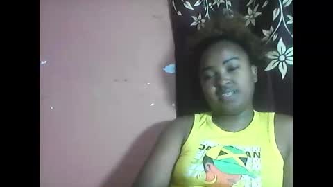 Snapshot of amielle_01 chatting on 28, 4, 2026 amielle_01 online show from 28, 4, 2026