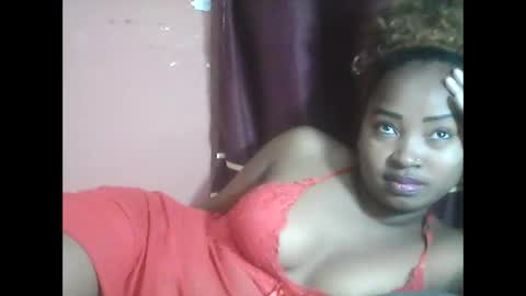 Snapshot of amielle_01 chatting on 29, 4, 2026 amielle_01 online show from 29, 4, 2026