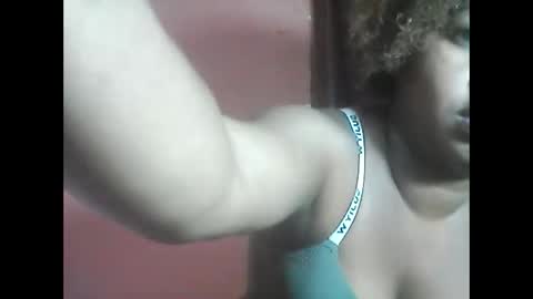 Snapshot of amielle_01 chatting on 30, 4, 2026 amielle_01 online show from 30, 4, 2026