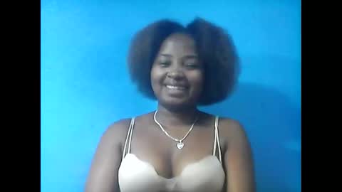 Snapshot of amielle_01 chatting on 18, 5, 2026 amielle_01 online show from 18, 5, 2026