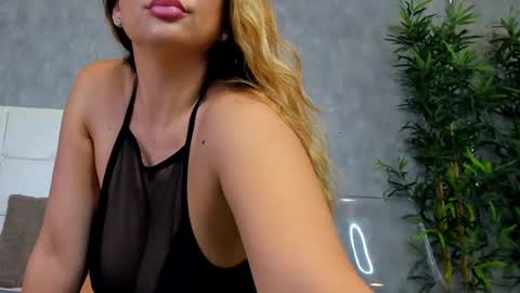 Snapshot of amirarees chatting on 22, 10, 2025 amirarees online show from 22, 10, 2025