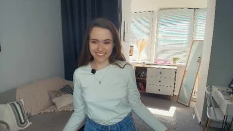 Snapshot of amirasiva chatting on 22, 7, 2026 Emily online show from 22, 7, 2026