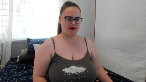 Snapshot of amiravyxen chatting on 22, 4, 2026 Amira Vyxen online show from 22, 4, 2026